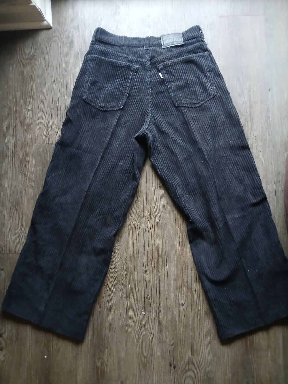 Men'sVintage 90's Black Wide-Leg Corduroy Pants — Classic Comfort